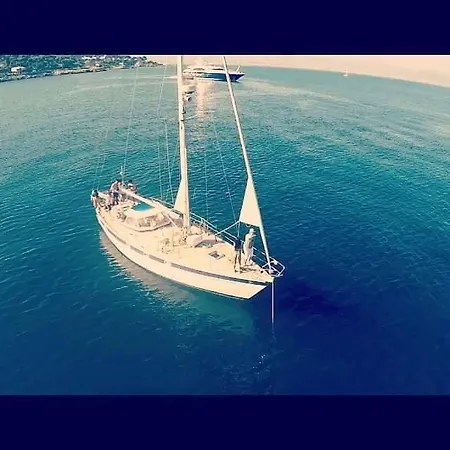 Bellissima Barca A Vela Bådhotel Plaine de la Brague